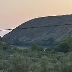 Mani Spot In Almiro