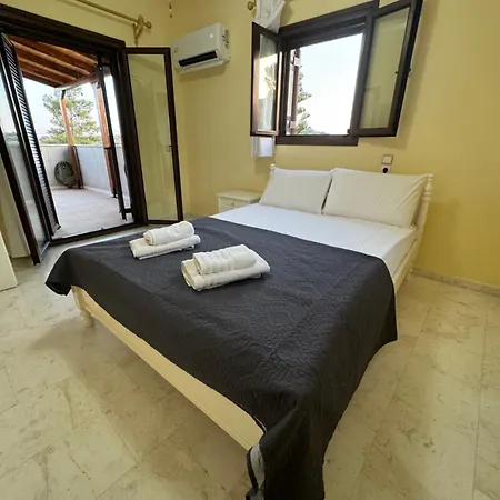 Mani Spot In Almiro Kyparissos (Laconia)