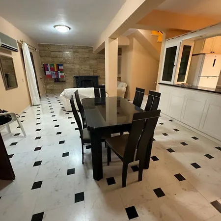 Mani Spot In Almiro *