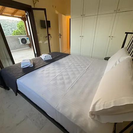 Mani Spot In Almiro Vakantiehuis *