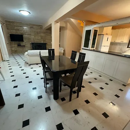 Mani Spot In Almiro Hébergement de vacances