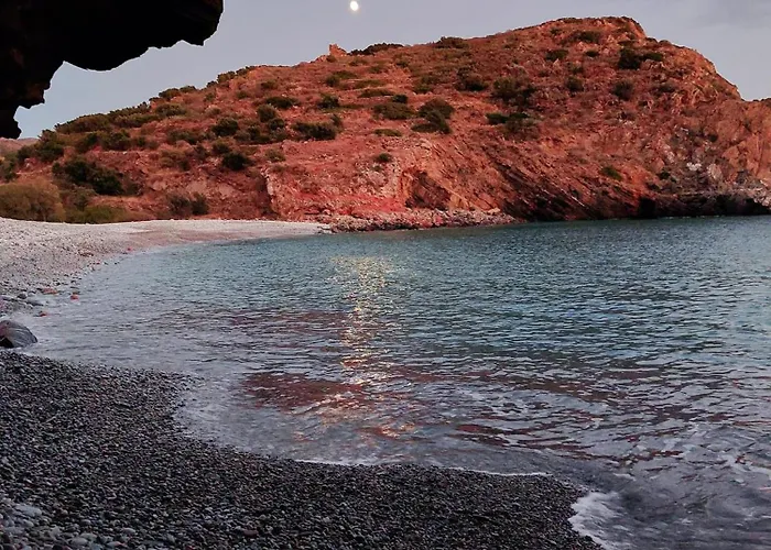 Mani Spot In Almiro *