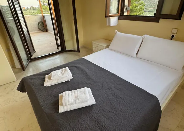 بيت للعطل Mani Spot In Almiro