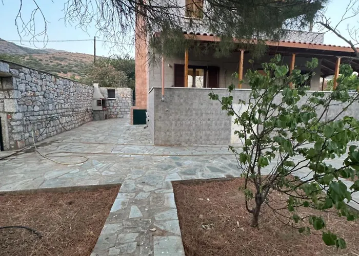 بيت للعطل Mani Spot In Almiro *