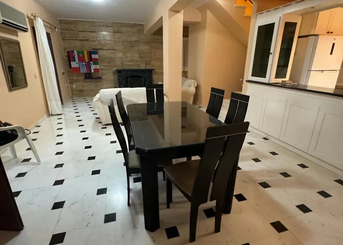 Mani Spot In Almiro *