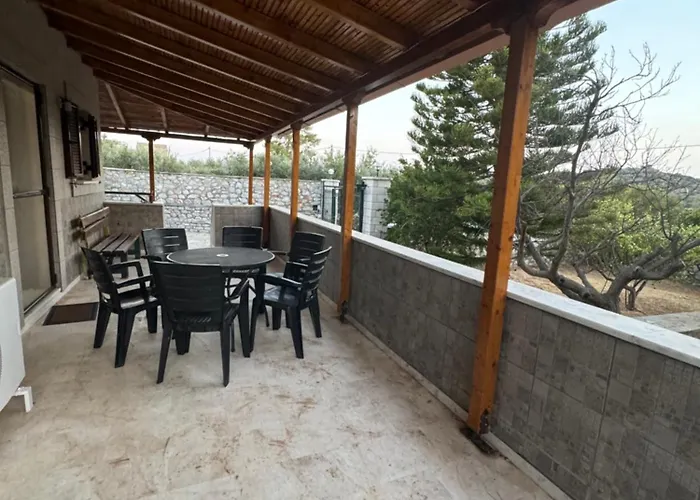 بيت للعطل Mani Spot In Almiro *