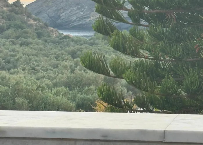 بيت للعطل Mani Spot In Almiro