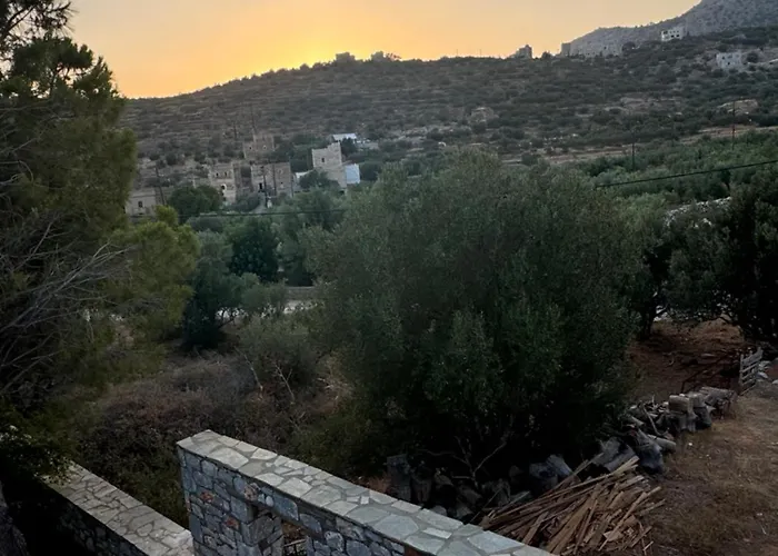 بيت للعطل Mani Spot In Almiro