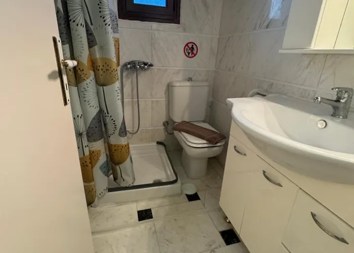 بيت للعطل Mani Spot In Almiro